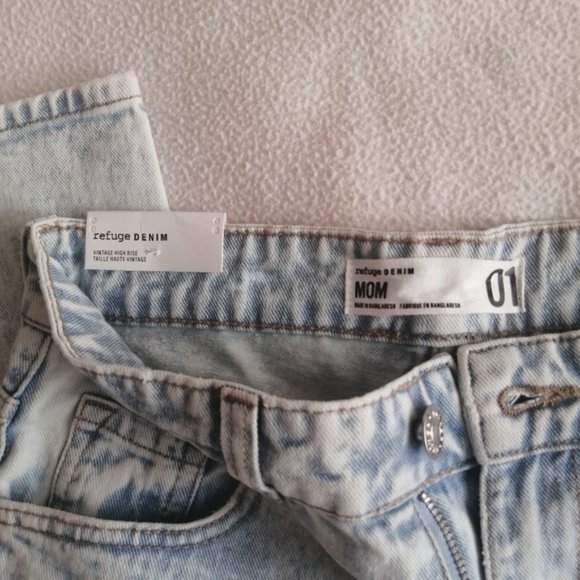 Urban Planet Refuge Denim Vintage High Rise Distressed Light Wash Mom Jeans - Picture 3 of 12